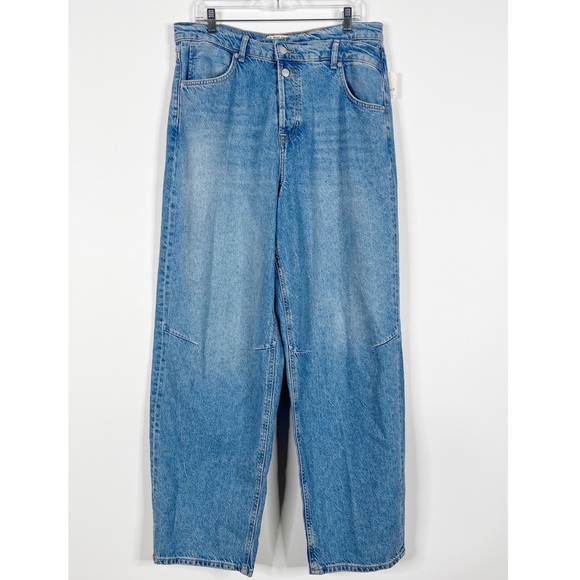 We The Free Crossroads Mid Rise Slim Straight Jeans in To The Wire - Picture 2 of 5